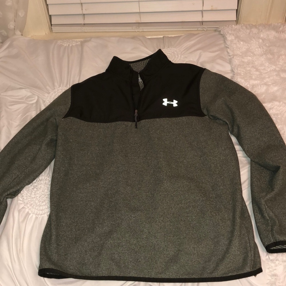 Under Armor pullover. WORN ONCE. great condition.
